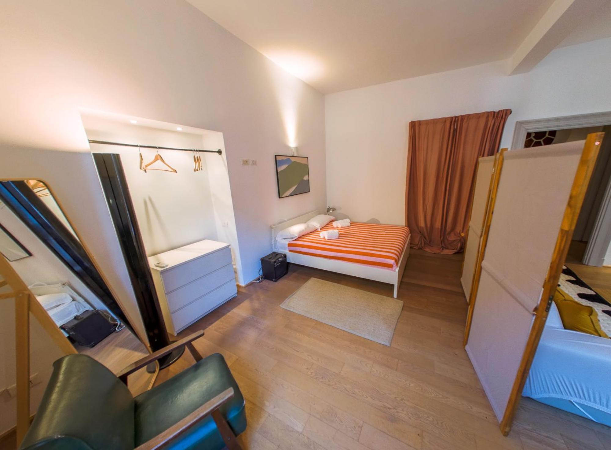 Appartamento Pop In The Heart Of Trastevere 4 Guests *